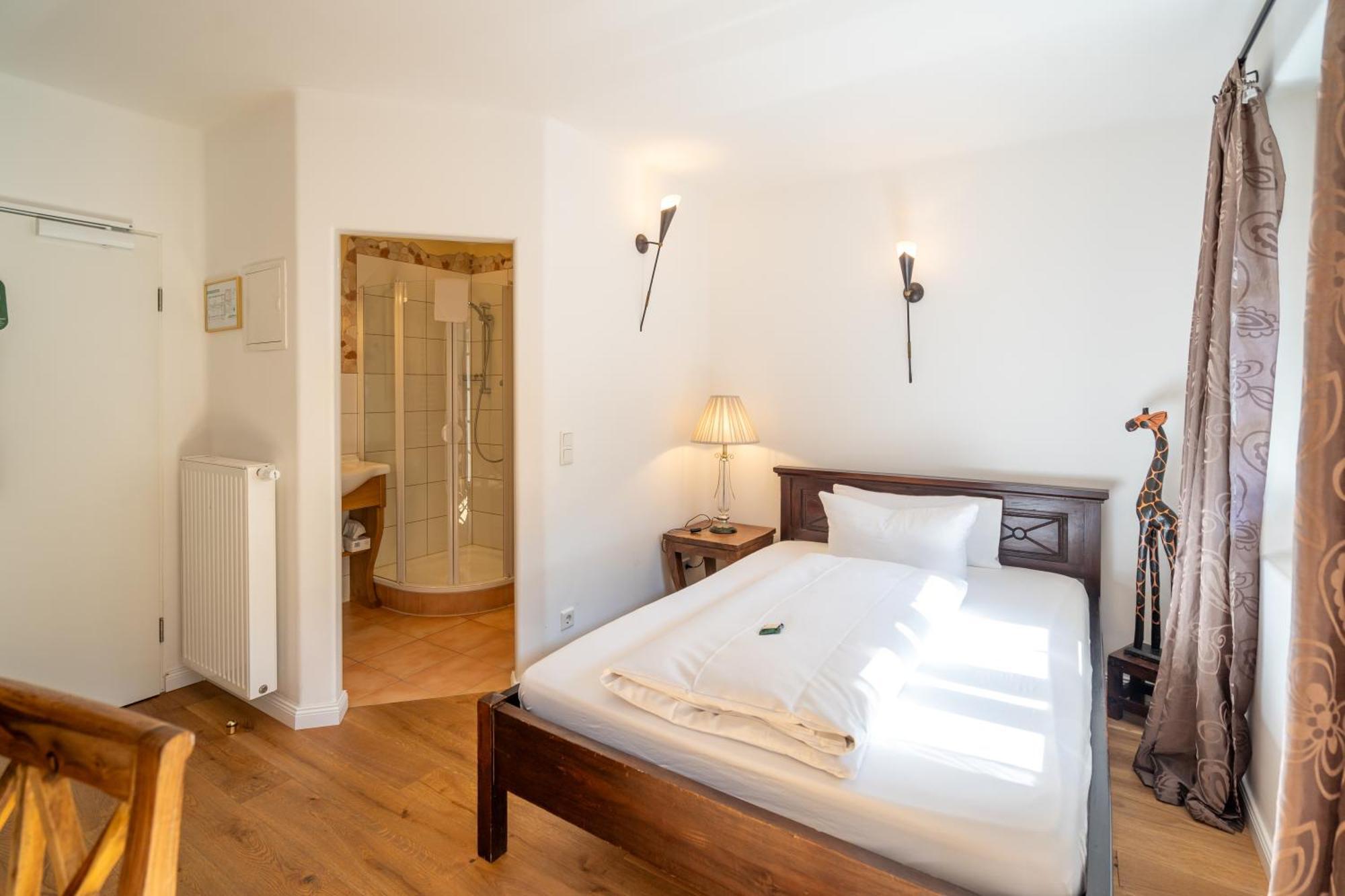 Landhaus Hotel Вольфратсхаузен Экстерьер фото