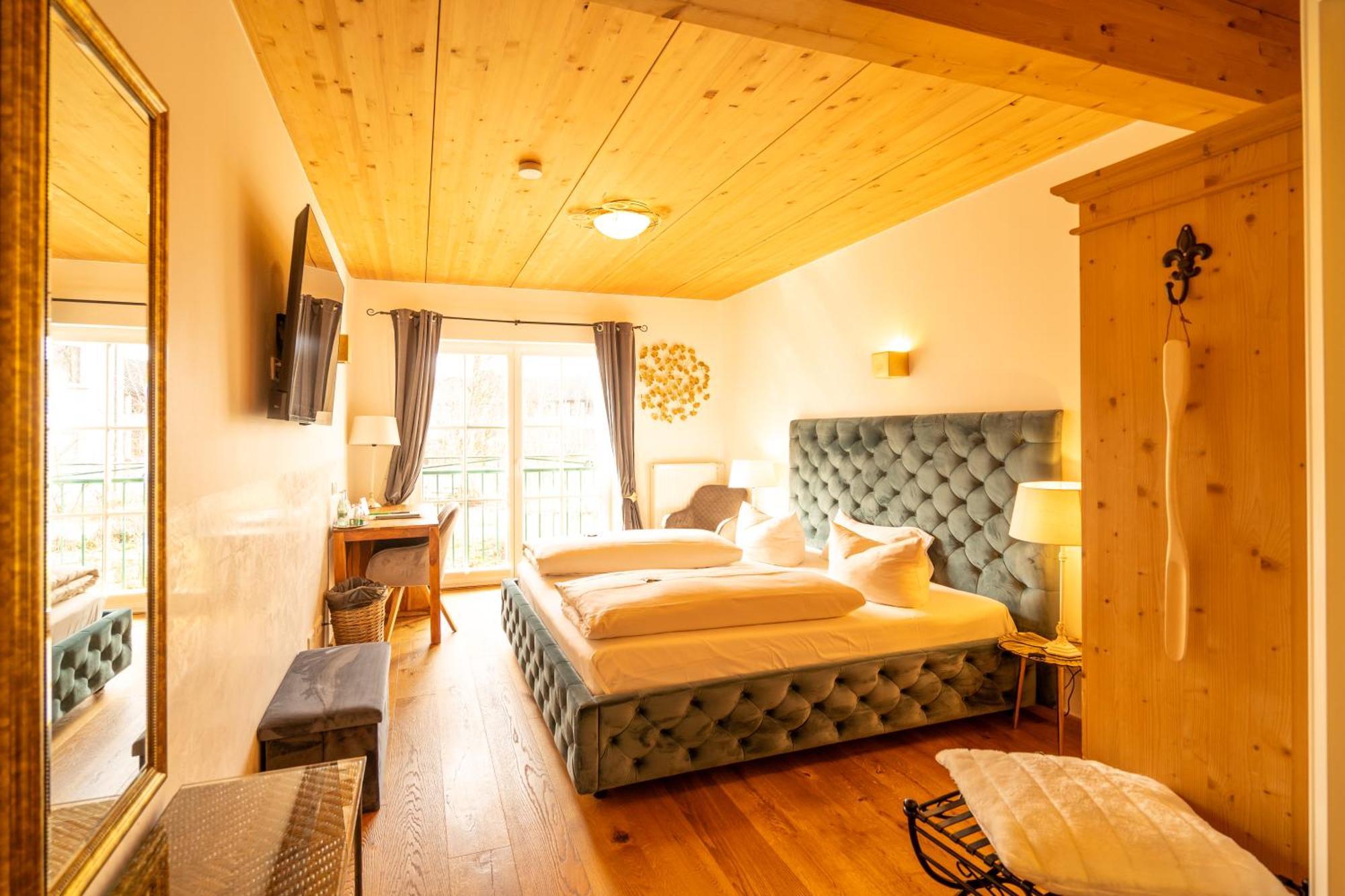 Landhaus Hotel Вольфратсхаузен Экстерьер фото
