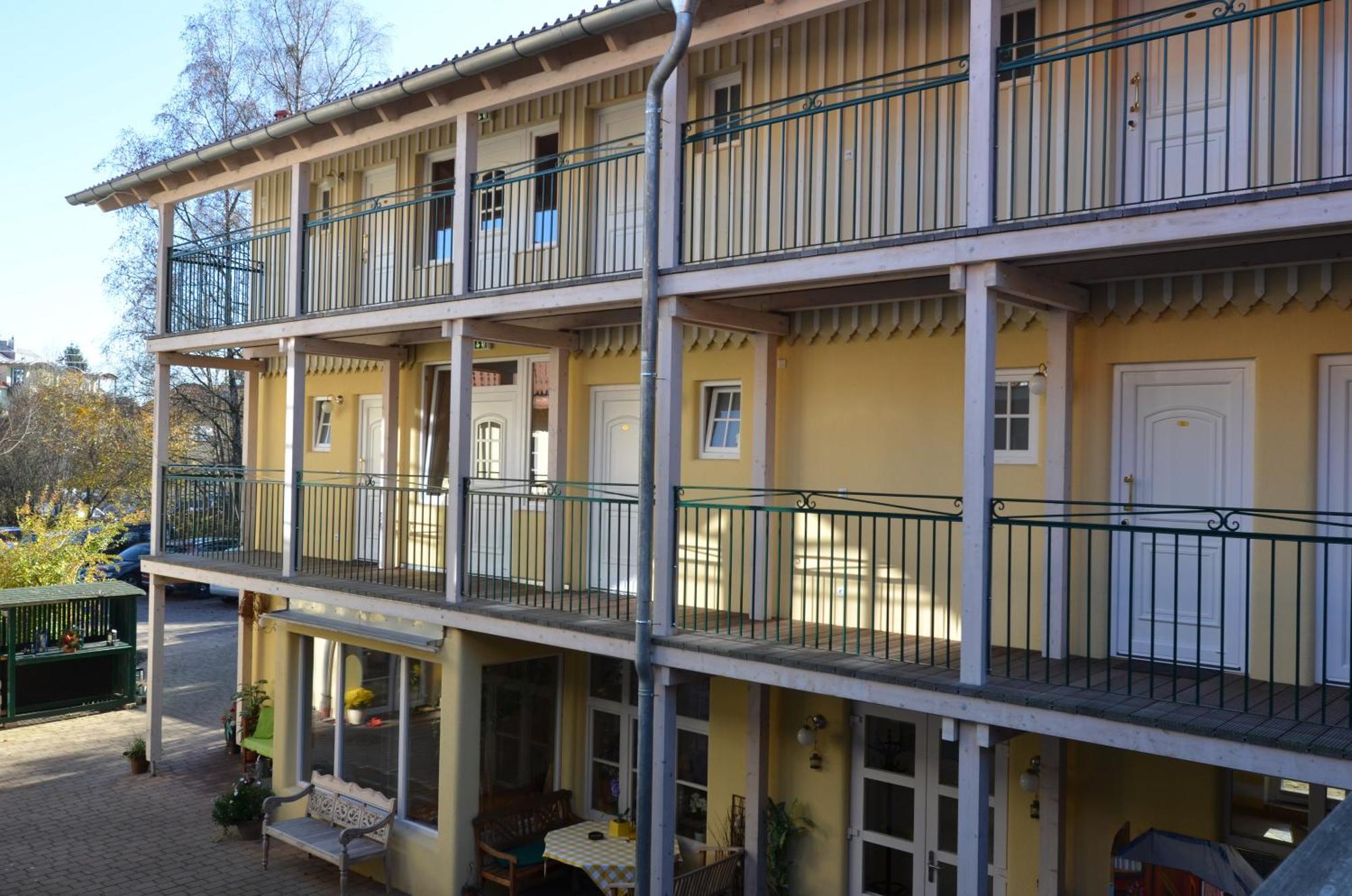 Landhaus Hotel Вольфратсхаузен Экстерьер фото