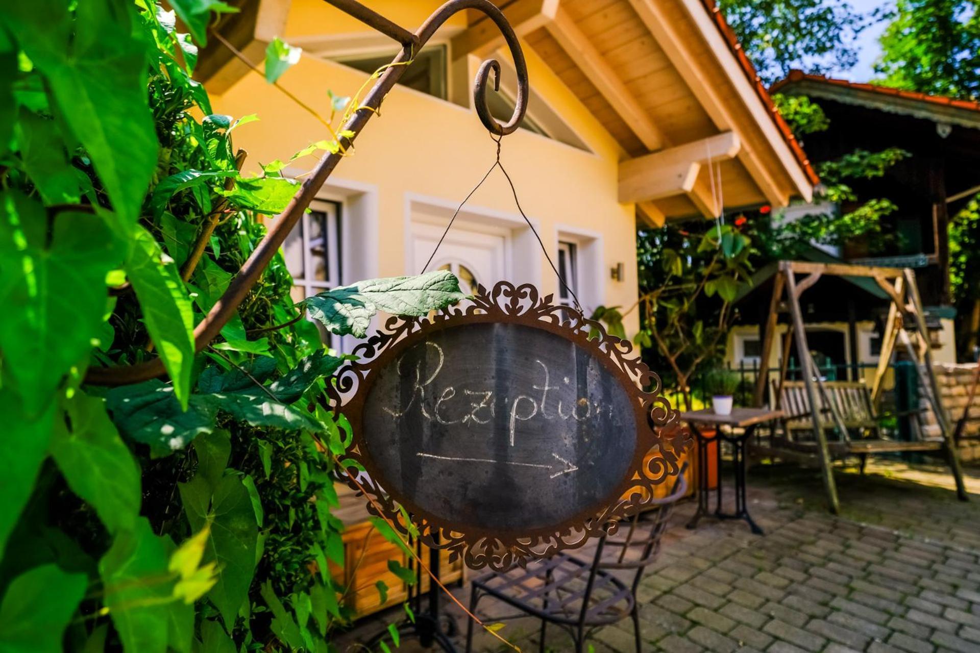 Landhaus Hotel Вольфратсхаузен Экстерьер фото