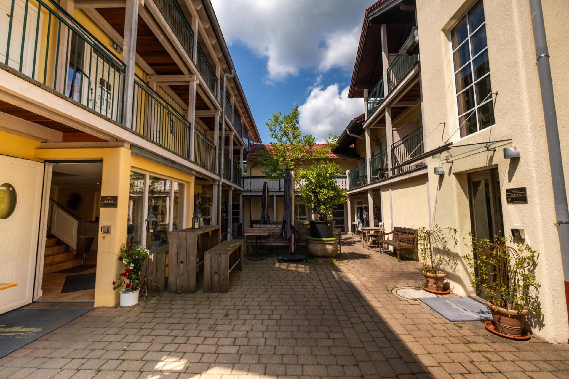 Landhaus Hotel Вольфратсхаузен Экстерьер фото