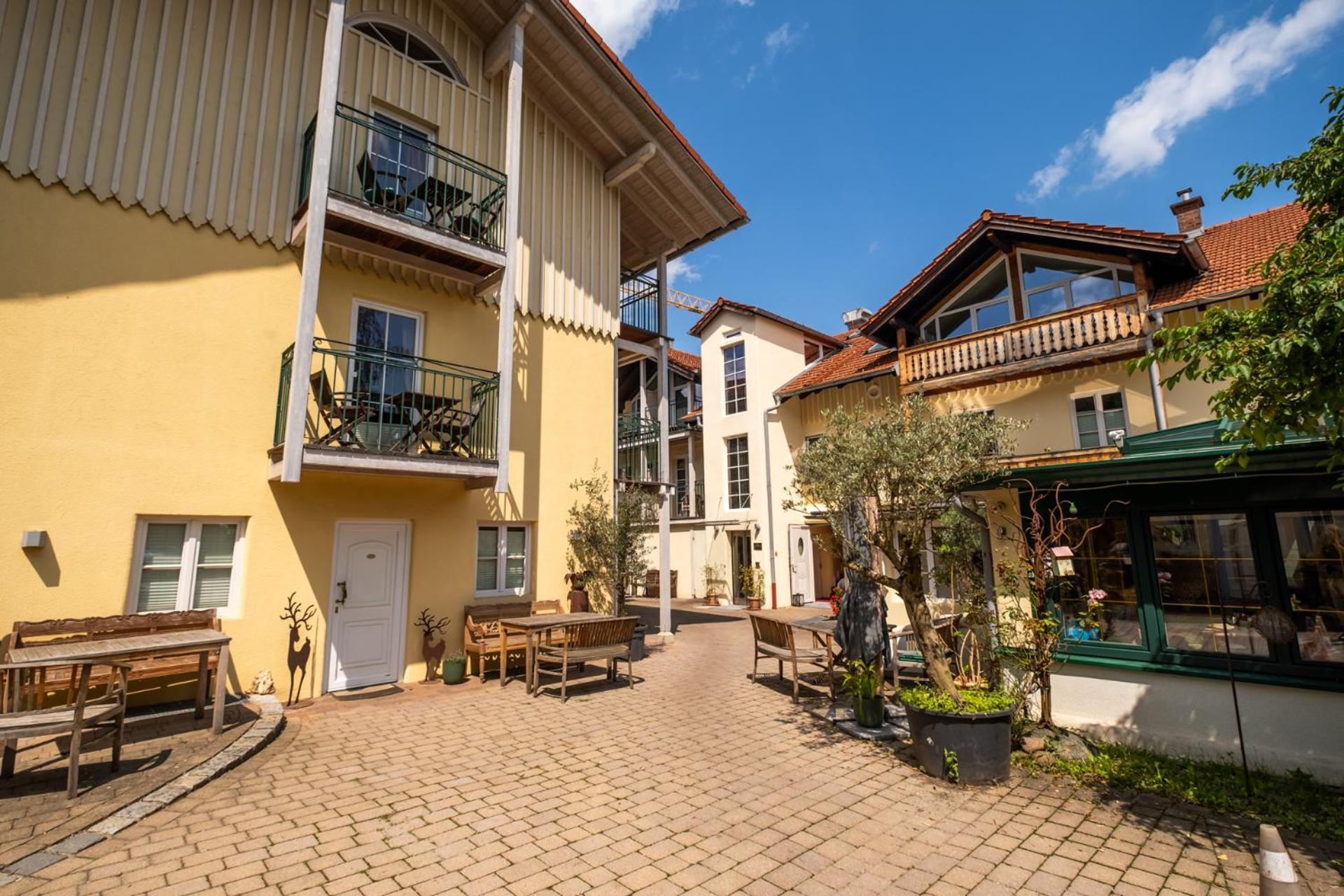 Landhaus Hotel Вольфратсхаузен Экстерьер фото