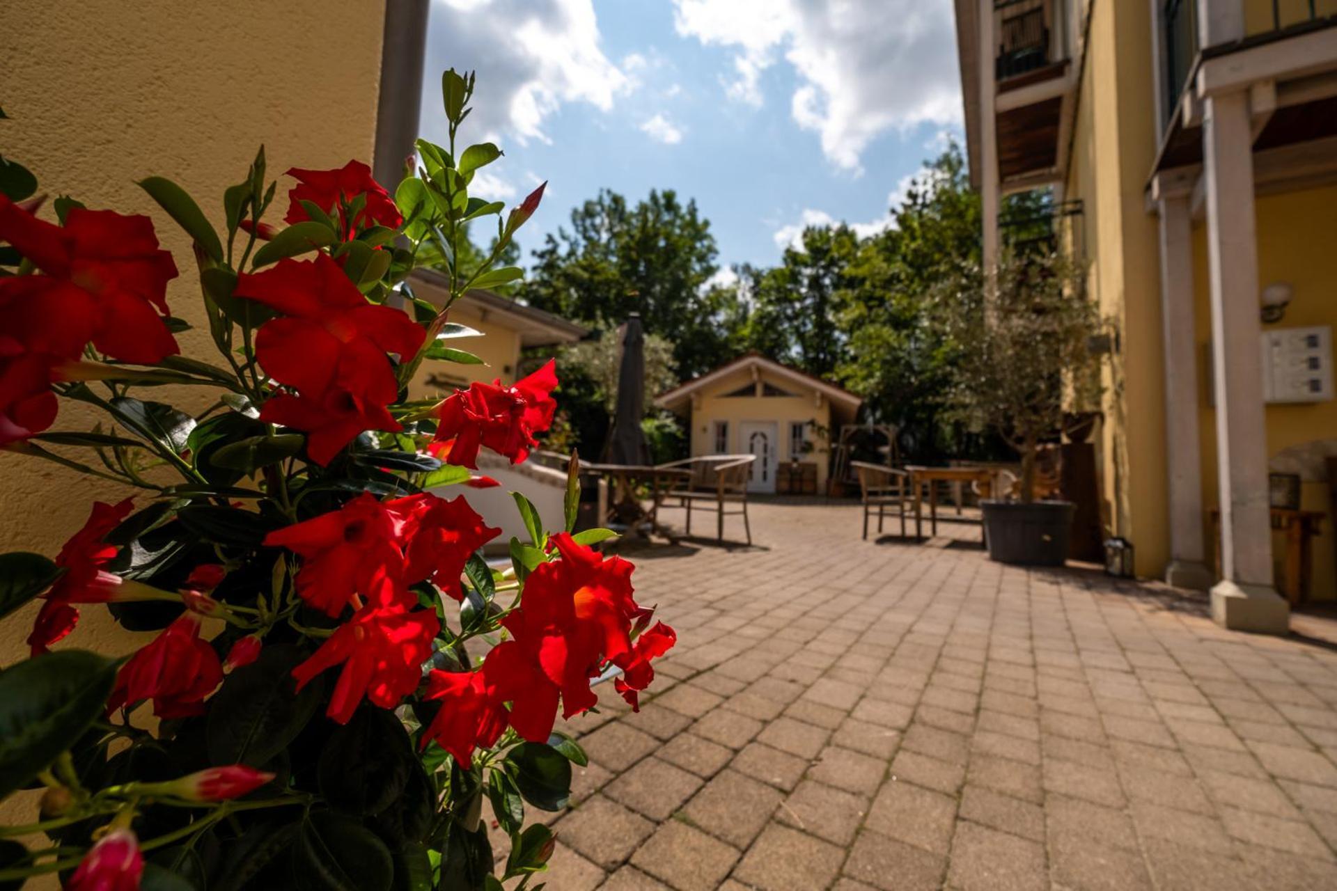 Landhaus Hotel Вольфратсхаузен Экстерьер фото